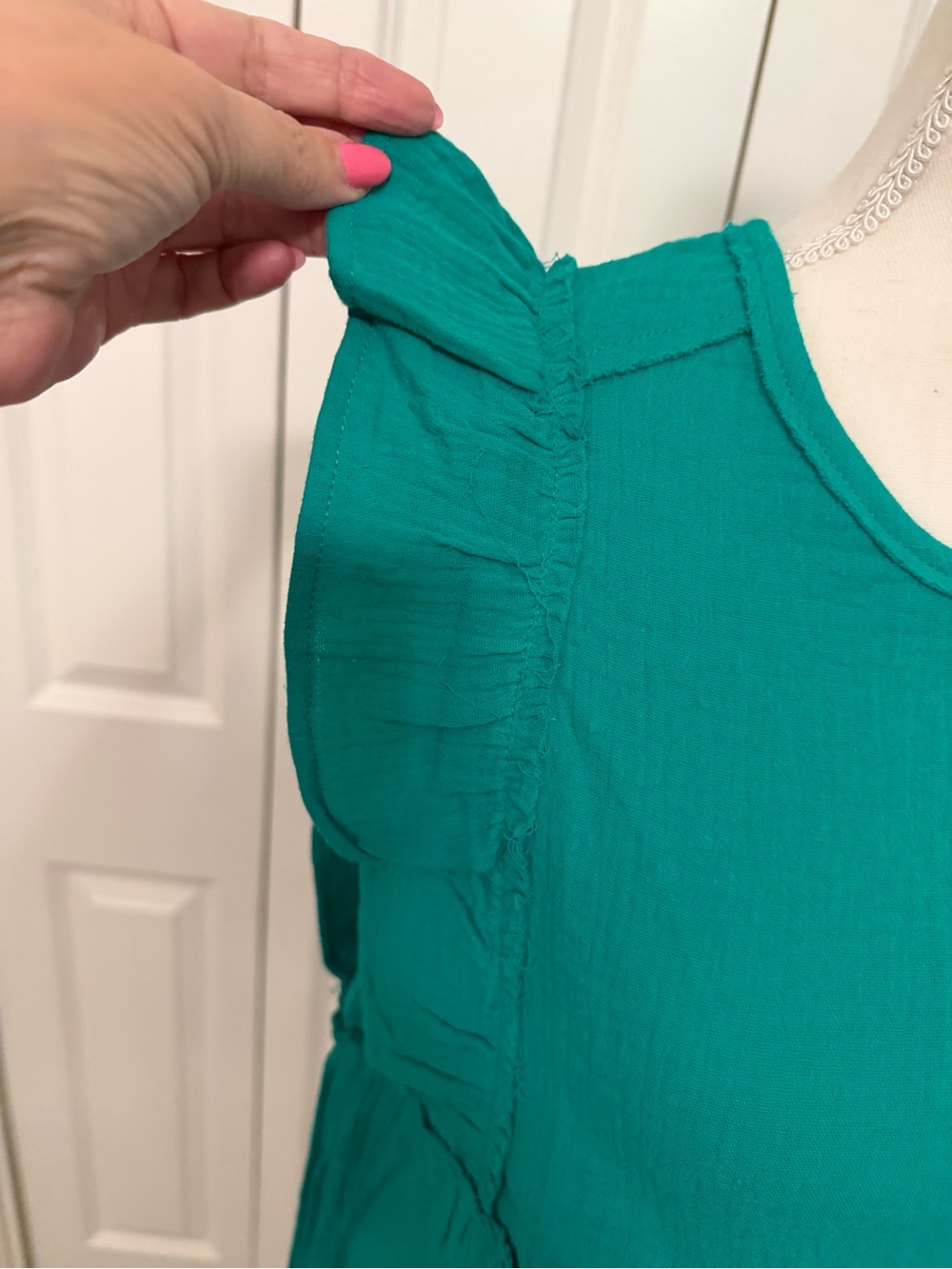 New In Sleeveless Kelly Green Ruffle Peplum Top Size Large NWT - Picture 6 of 15